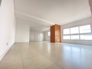 Apartamento em Zona Nova