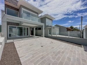 Casa de Bairro em Nenhum