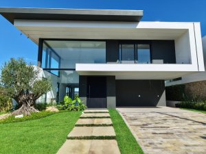 Casa em Condomínio em Zona Nova