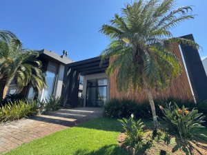 Casa em Condomínio em Capão Da Canoa